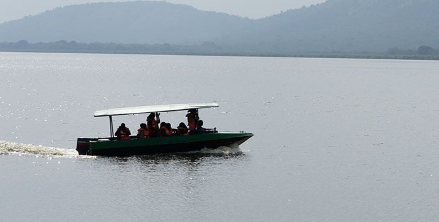 Boat cruise safaris on Lake Mburo National Park